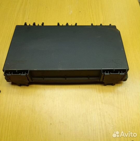 Крышка блока предохранителей opel astra h