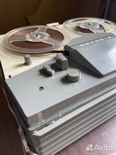 Катушечный магнитофон