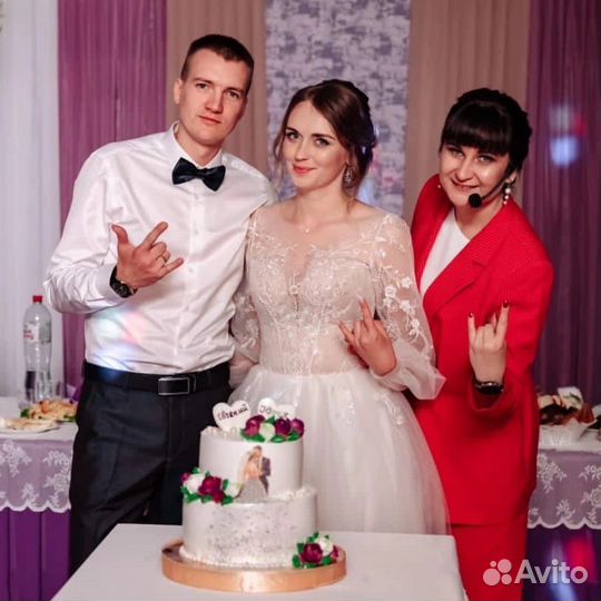 Ведущая + DJ с оборудованием