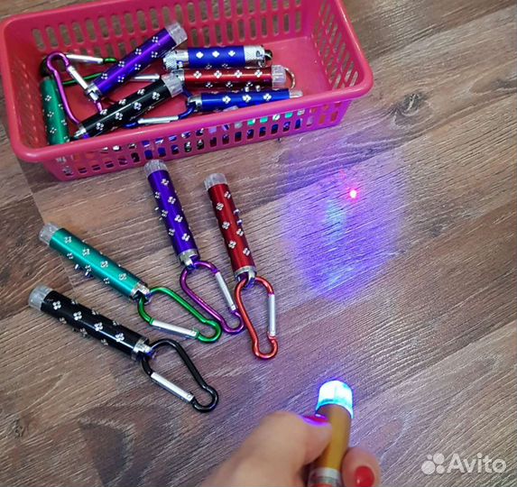 Лазерная указка с фонариком новая