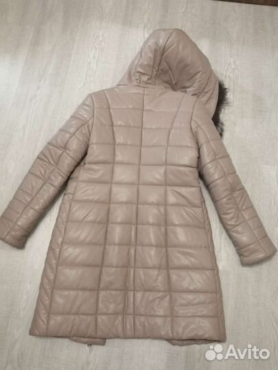 Кожаное женское пальто с капюшоном