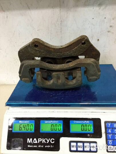 Суппорт передний правый