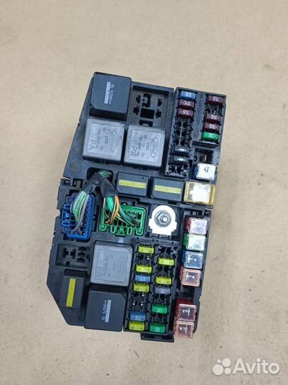 Блок предохранителей Ford Mondeo 3