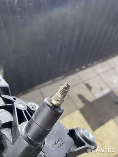 Моторчик заднего дворника cayenne 2010г