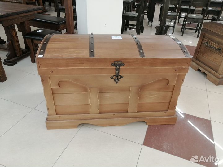 Сундук деревянный большой