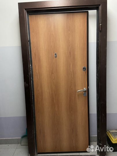Металлическая дверь бу