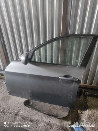 Передняя левая дверь бмв е90