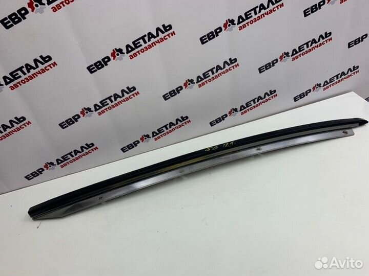 Молдинг лобового стекла левый Nissan Almera N16