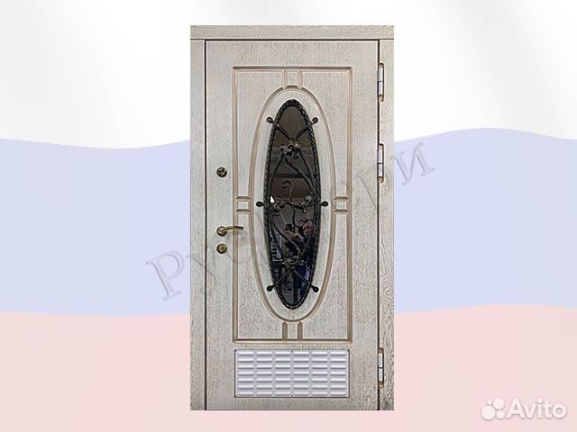 Металлическая входная дверь с окном и ковкой
