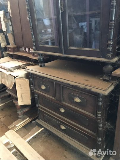 Буфет-витрина до 1917 г