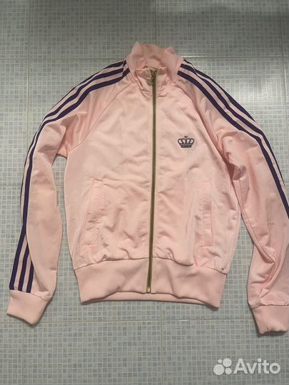 Женские спортивные вещи Adidas