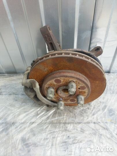 Поворотный кулак левый в зборе митсубиси лансер 9