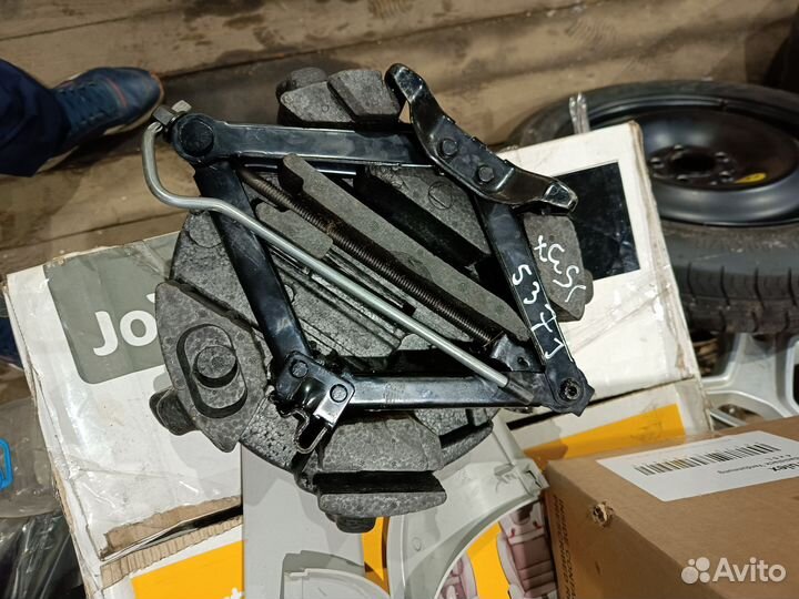 Ящик инструментальный Форд Фокус2