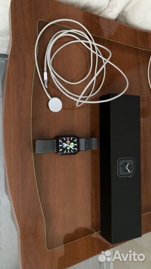 Смарт часы apple watch 4 44мм nike