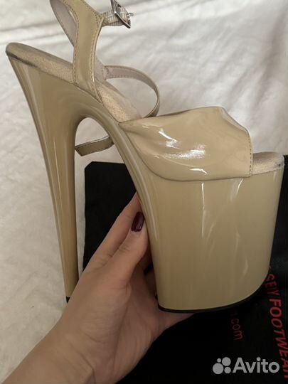 Стрипы pleaser тройки