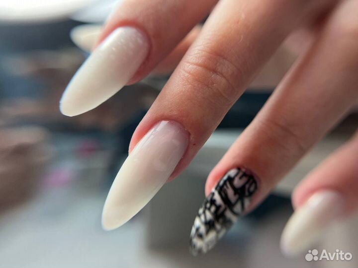 Нужна модель на маникюр