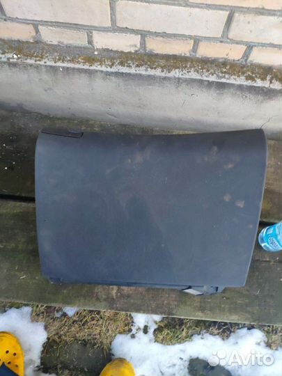 Skoda superb 2 бардачок