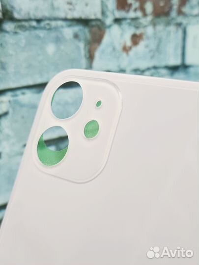 Заднее стекло iPhone 11 фиолетовое