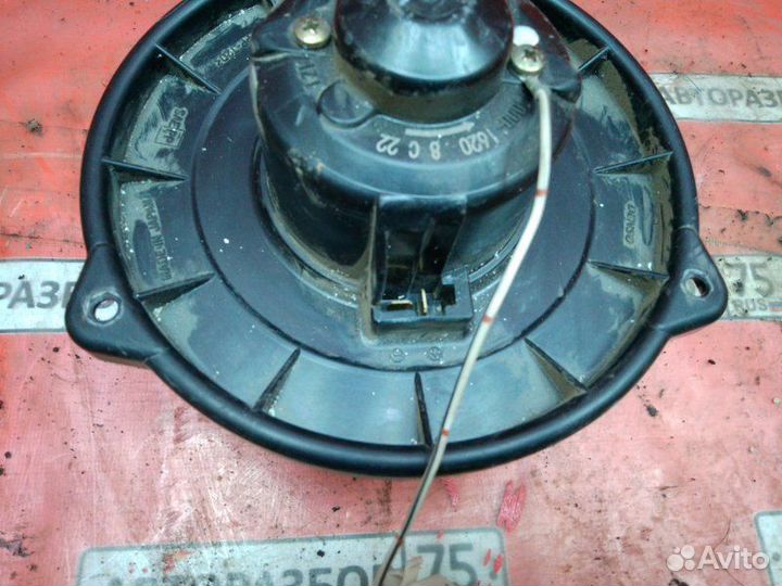 Мотор печки задний Toyota Ipsum ACM21W 2azfe