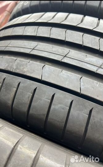 Pirelli P Zero PZ4 225/45 R19