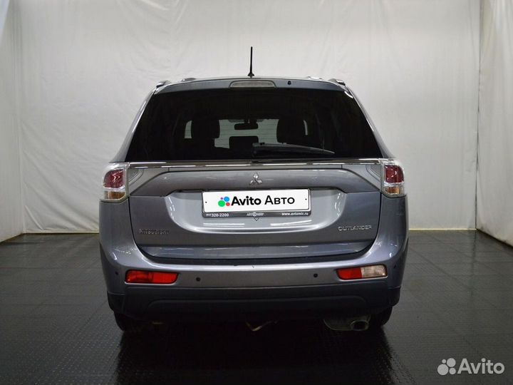 Mitsubishi Outlander 2.0 CVT, 2012, 256 144 км