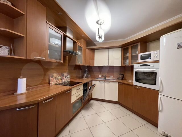 2-к. квартира, 80 м², 6/8 эт.