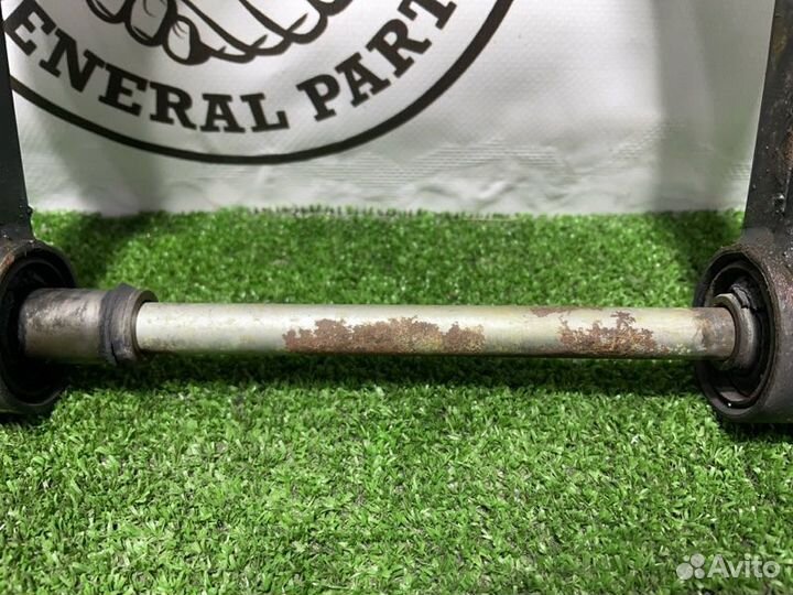 Рычаг подвески верхний передний левый Toyota Hilux