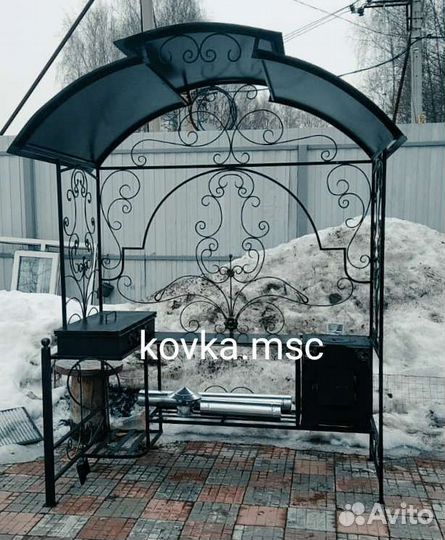 Мангал с крышей