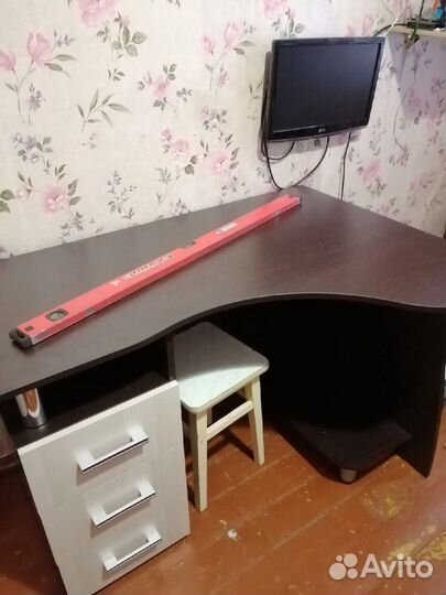 Компьютерный стол новый