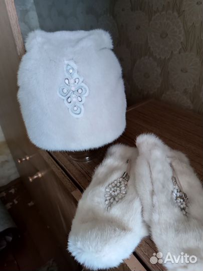 Норковая шапка и варежки