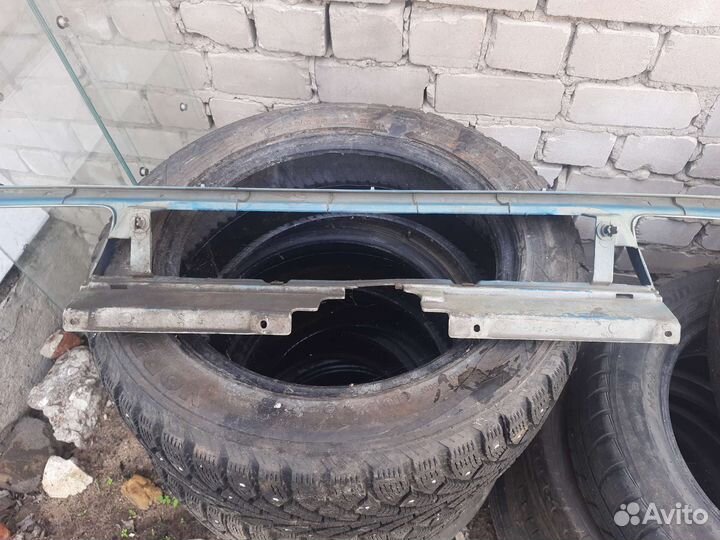 Решетка радиатора Hyundai Lantra J1