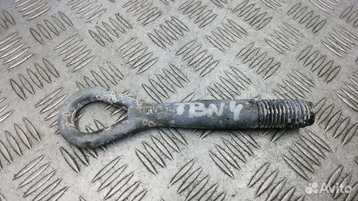 Крюк буксировочный на Nissan Qashqai J10