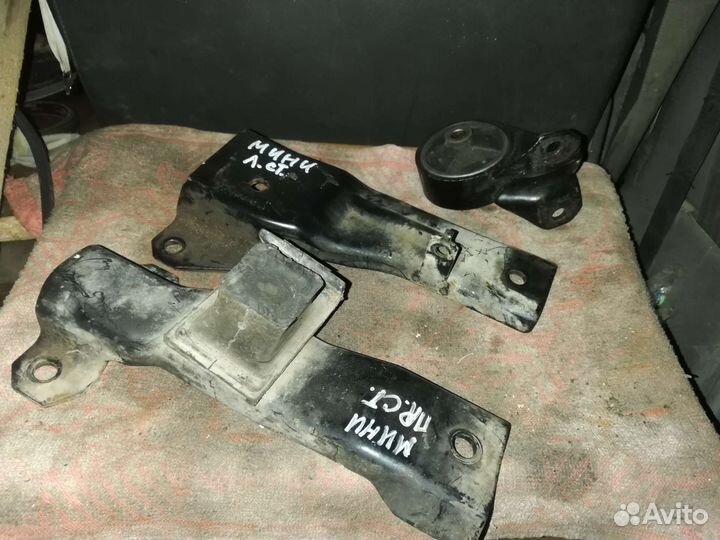 Подушка двигателя Митсубиси Паджеро Мини 2