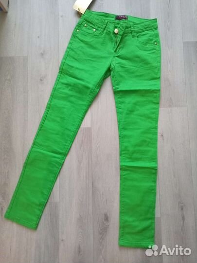 Джинсы новые