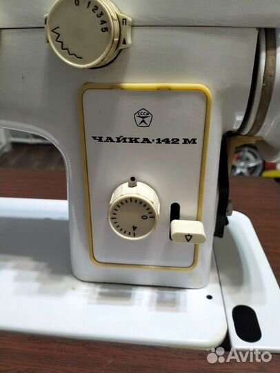 Швейная машина Чайка 142м