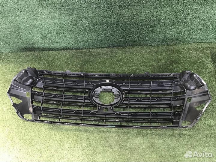 Решетка радиатора Toyota Land Cruiser 200 (2015-20