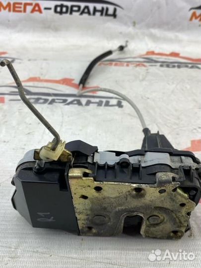 Замок двери передний правый Peugeot 307 легковой