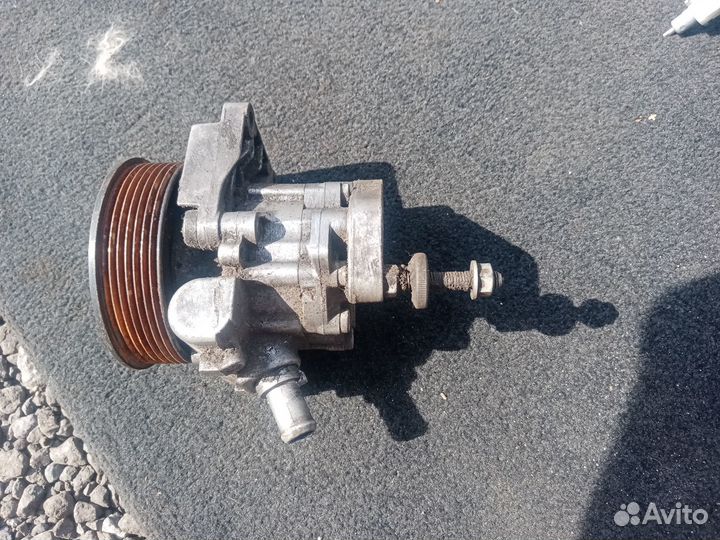 Насос гидроусилителя на Рейнж Ровер III 04г