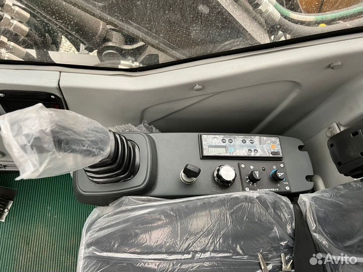 Колёсный экскаватор Bizon K150, 2023