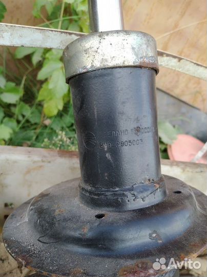 Стойка 2110 передняя левая (амортизатор)