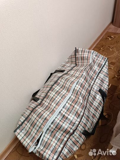 Продам сумку женских вещей