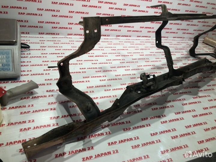 Усилитель бампера передний Mitsubishi Pajero Sport