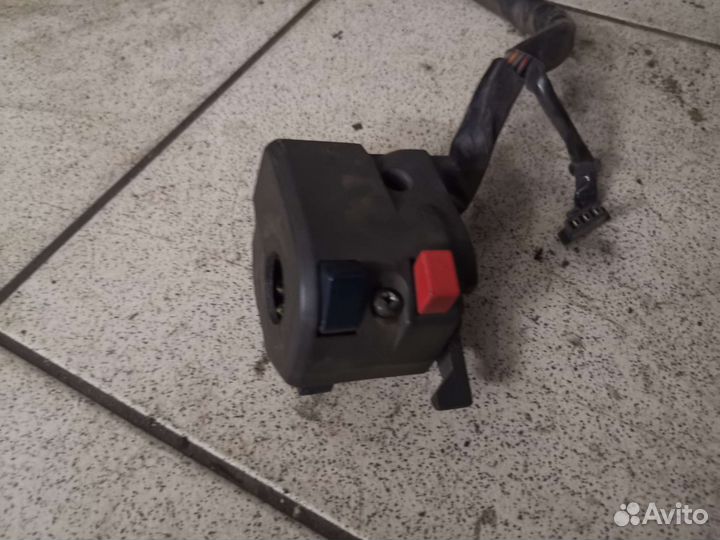 Пульт левый Kawasaki ZZR 400 1