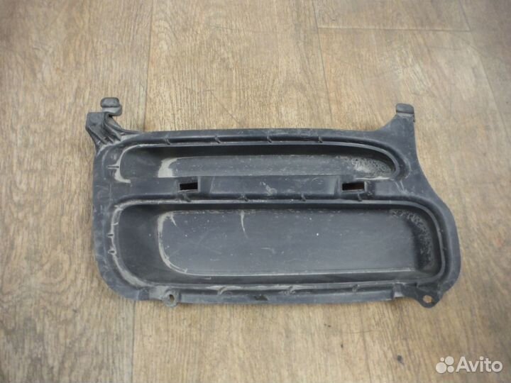 Заглушка птф правая Toyota Avensis 2 2005