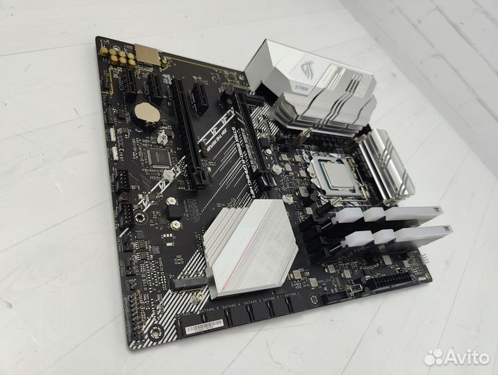 Материнская плата B560 Asus ROG strix Wi-Fi \ 1200