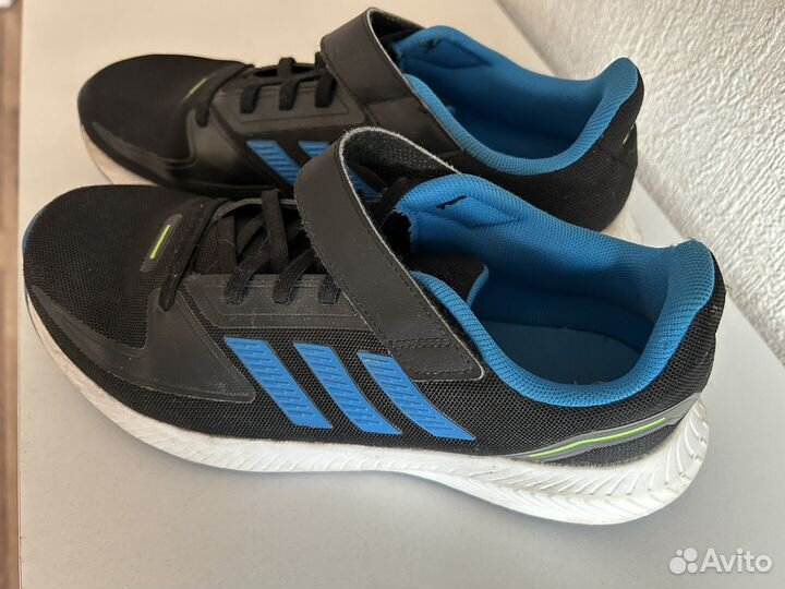 Кроссовки adidas