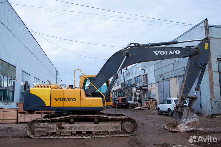Гусеничный экскаватор Volvo EC290B LC, 2012