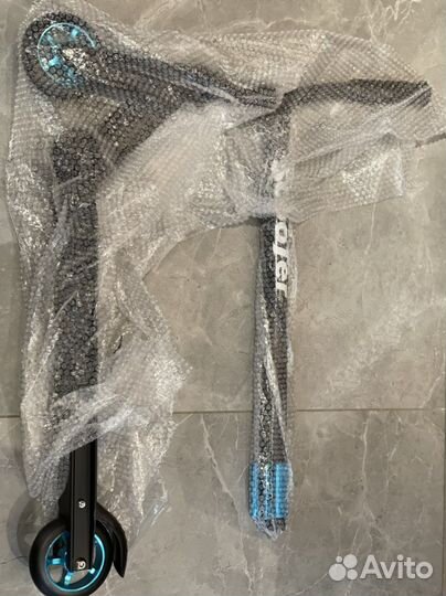 Новый Трюковый самокат в коробке с желез колесами