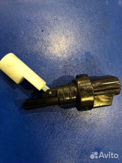 Датчик уровня бачка омывателя Ford Focus 2 седан