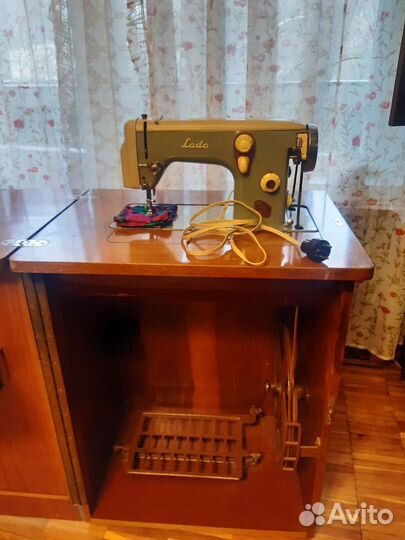 Швейная машина LADA 238